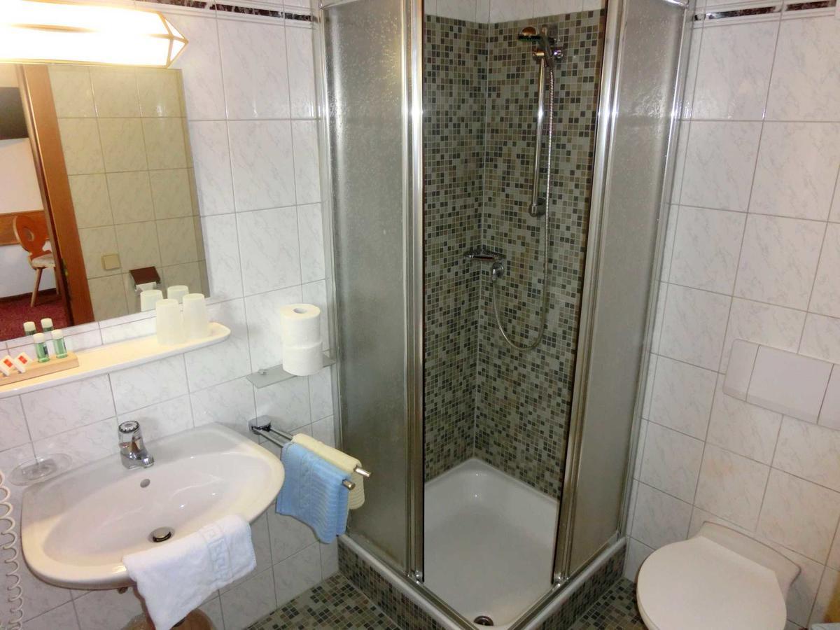 Pension Enzian Niederau Habitación foto